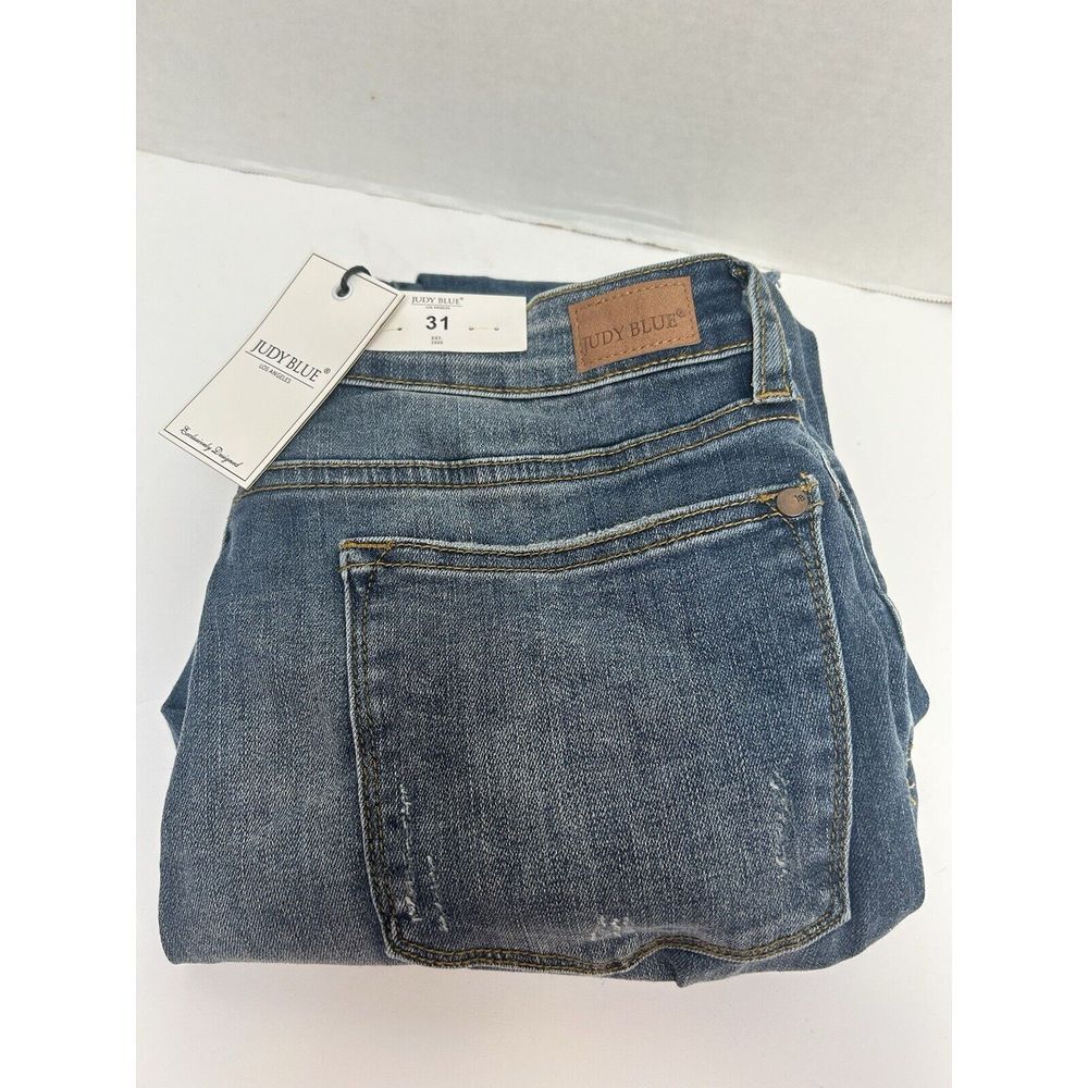 Judy Blue NWT Relaxed Fit Mid-Rise Distressed Denim Jeans Style #8271‎ Size 31